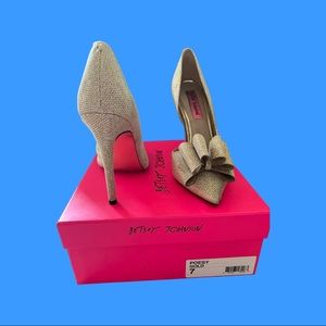 Gold Sparkle Bow, Betsey Johnson Evening Pumps- Womens Size 7